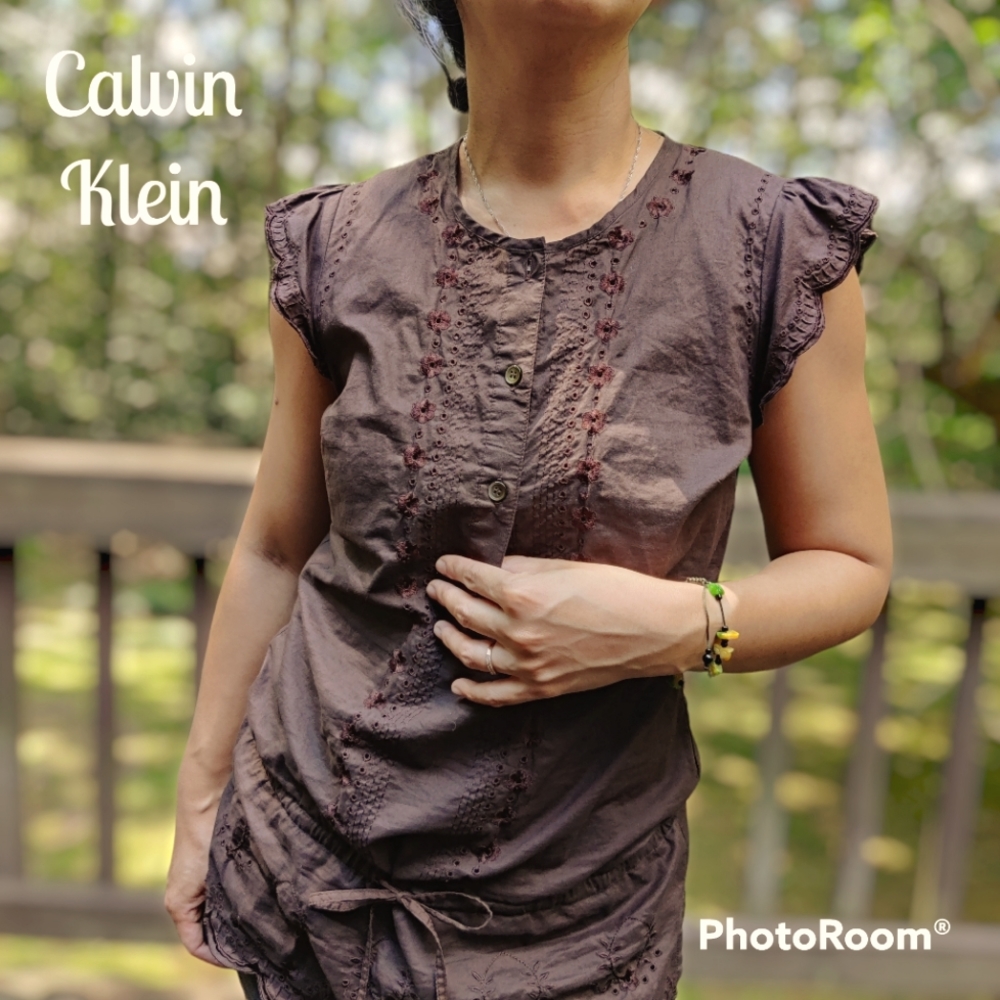 Calvin Klein Size Small sleeveless front tie blouse button up sh